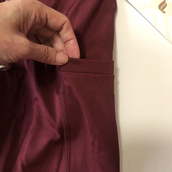 Fabletics Women's High Waisted Side Pockets 7/8 Leggings Wine Red Size Large NWT - Picture 10 of 13